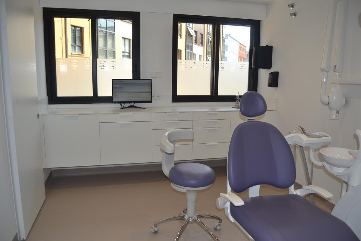 clínica dental en Narón