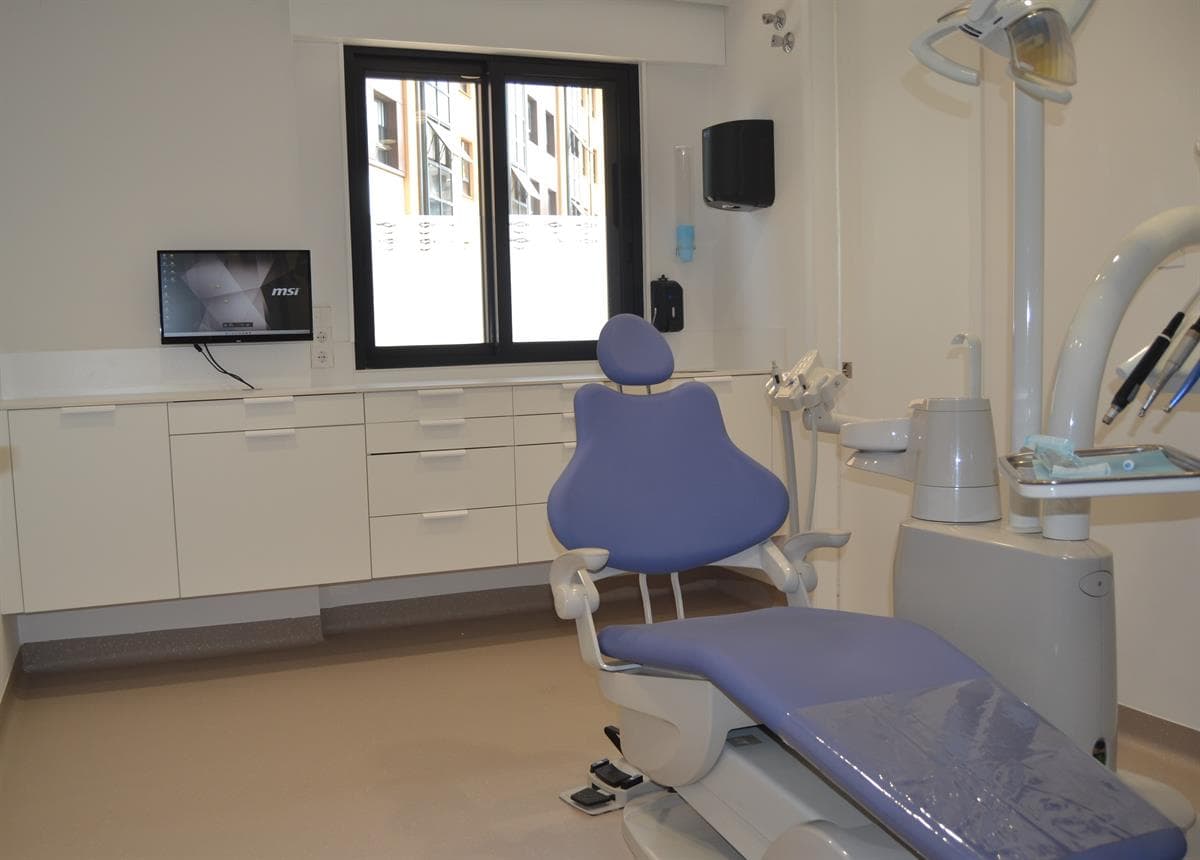 clínica dental en Narón