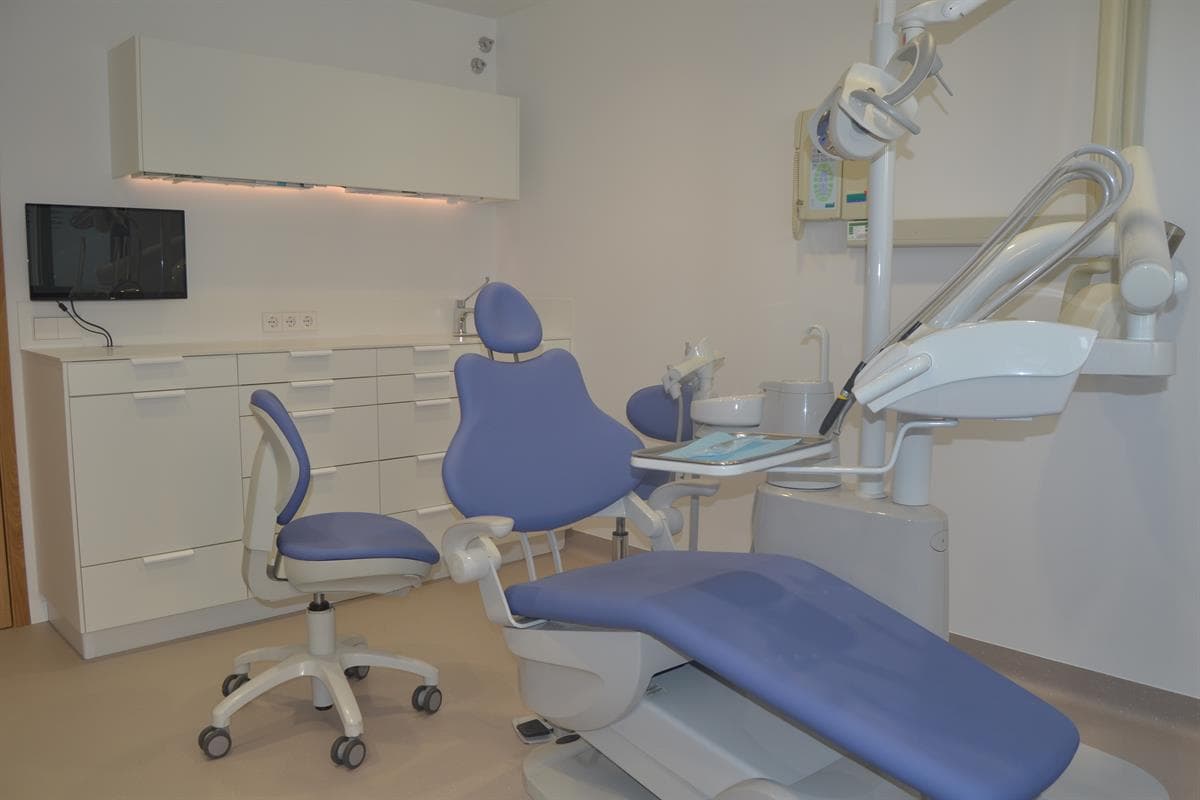 clínica dental en Narón